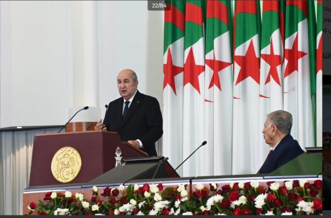 Algérie: le président Tebboune exhorté à briguer un second mandat
