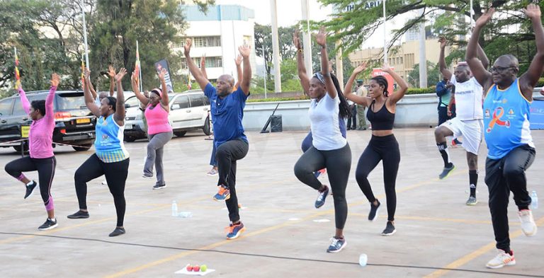 Ouganda le gouvernement ordonne des exercices physiques hebdomadaires pour les fonctionnaires