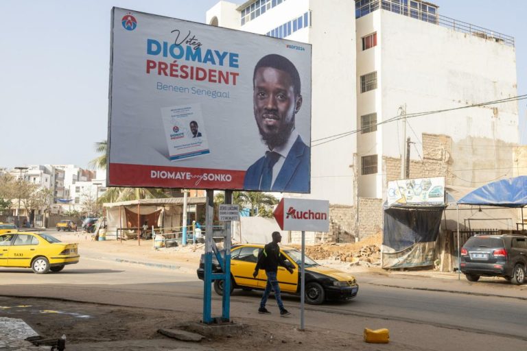 Présidentielle au Sénégal: l'opposant Faye en tête des premiers résultats