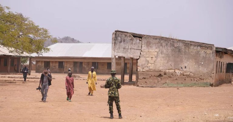 Nigeria : un village célèbre le retour des étudiants kidnappés